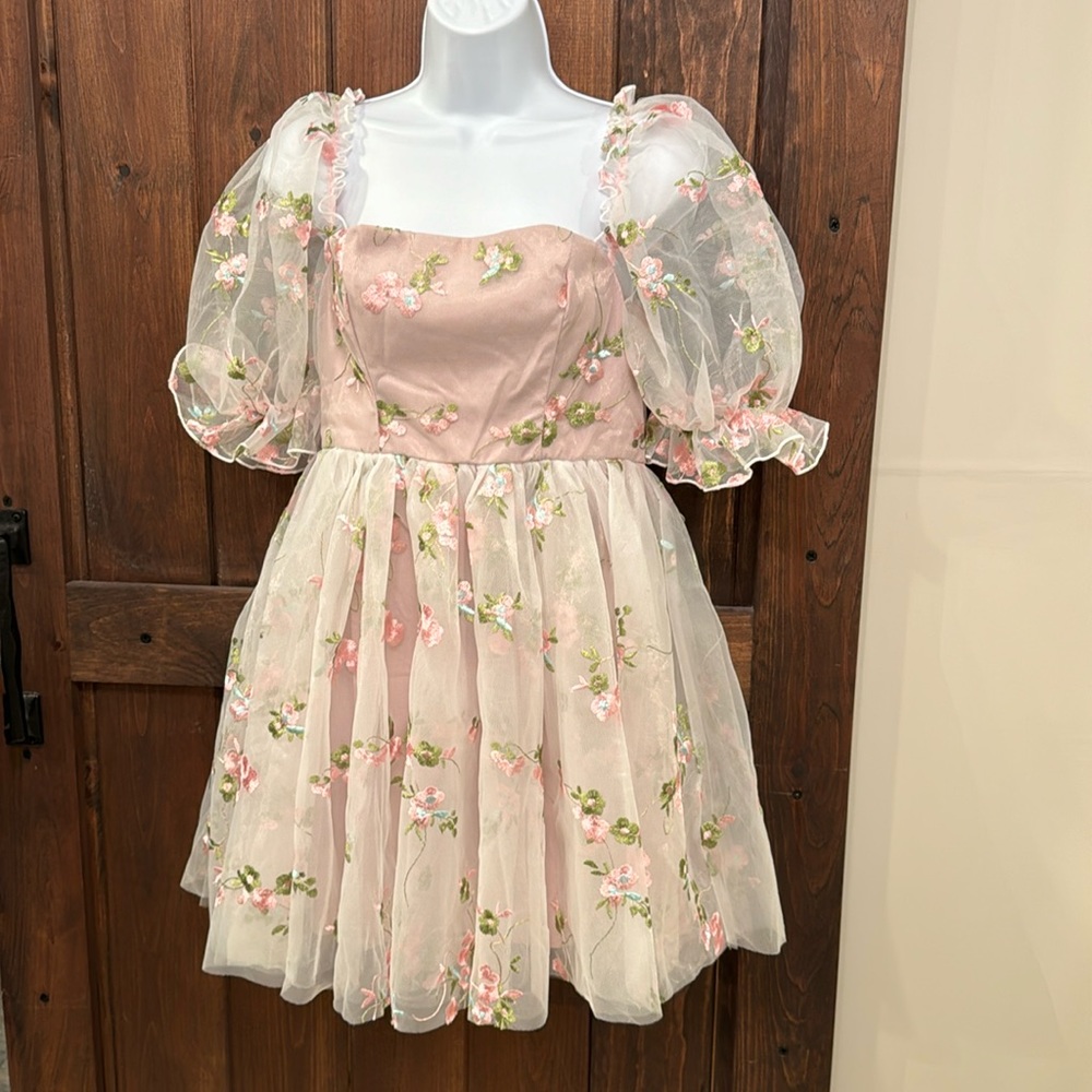 Floral Embroidery Puff Sleeve Dress - baby pink Size small